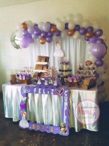 Galería Mimi's Piñatas & Candy Tables