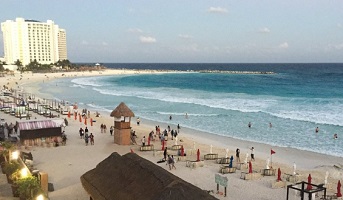 Los Mejores Clubs de Playa y Playas Públicas para Niños en Cancún ⭐ | KIDSin