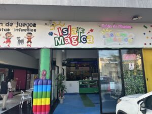 Logo de Isla Mágica Salón de Fiestas Infantiles