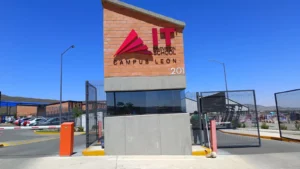 Logo de IT Innovation School León