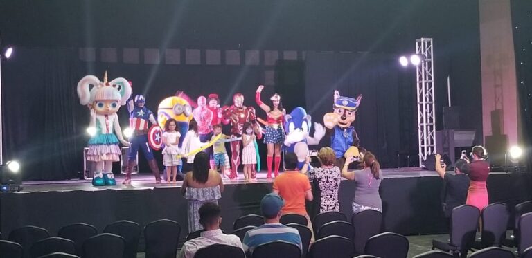 Personajes de Shows infantiles KIMAKIOLO en Playa del Carmen