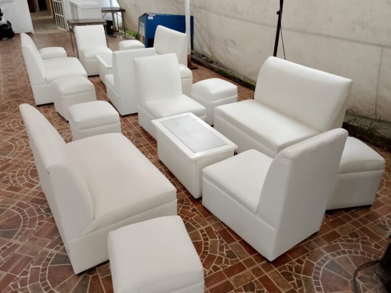 Sala lounge de vinil blanco para renta en eventos, Renta de Carpas en Iztapalapa CDMX