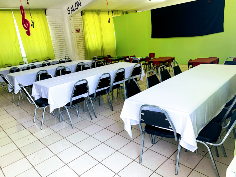 Renta de sillas y mesas Los Sánchez en Saltillo