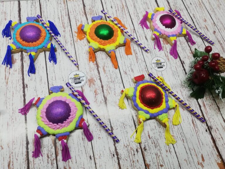 Piñatas pequeñas de colores para fiesta, Repostería Artesanal Mariela CDMX