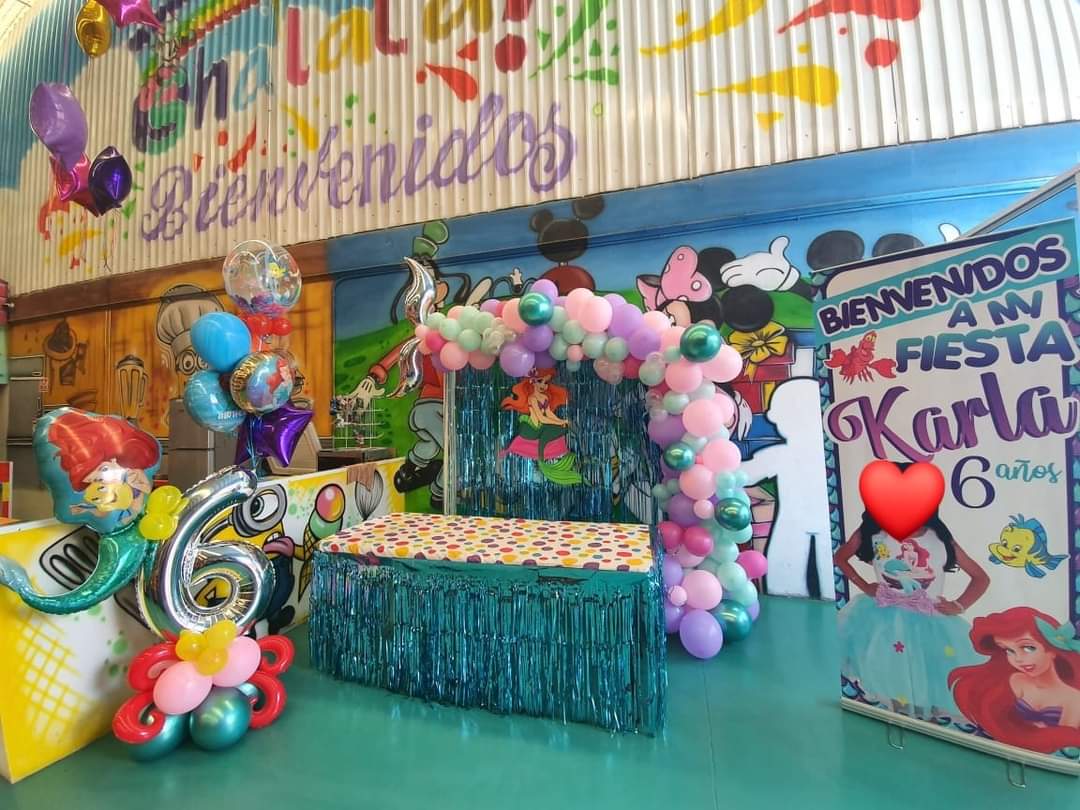 Mesa de dulces decorada en Salón de fiestas infantiles Shalala, Chalco