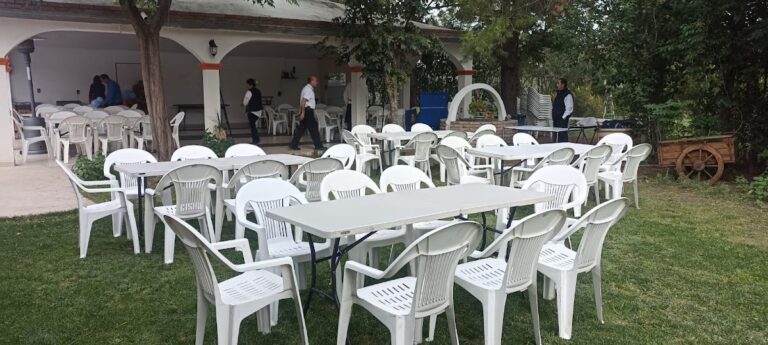 Renta de sillas y mesas Cactus para fiestas en Saltillo
