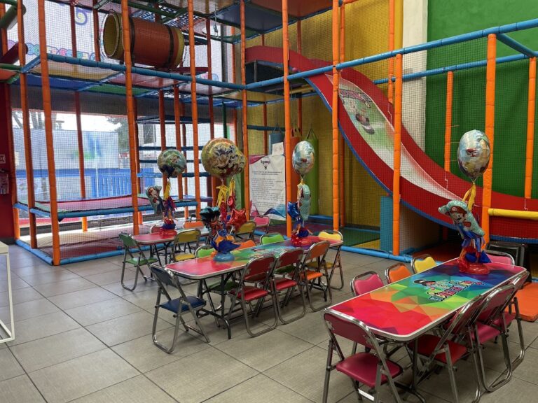 Foto de Salón de Fiestas Tinguiriringui