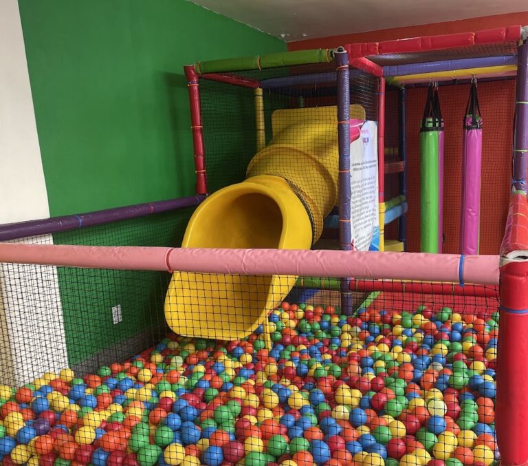 Foto de Salón de Fiestas Tinguiriringui